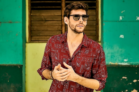 ALVARO SOLER  CELEBRA EL LANZAMIENTO DE “LA LIBERTAD.
